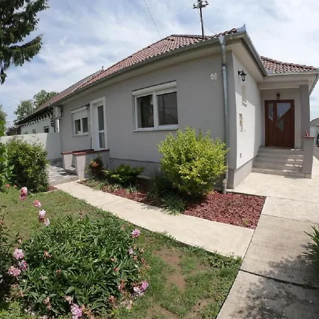 Pandora Pool Διαμέρισμα