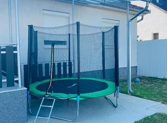 Pandora Pool
