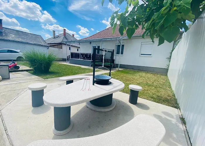 Pandora Pool
